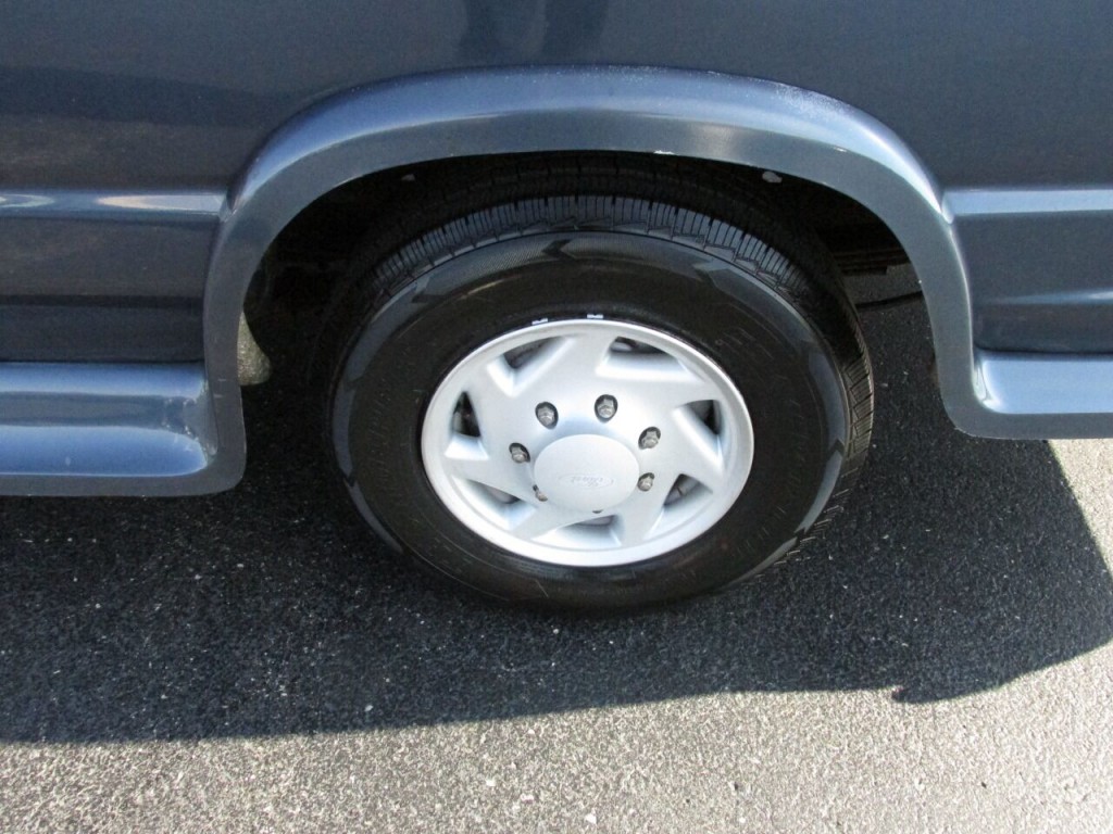 1997 Ford E-350 Image 86