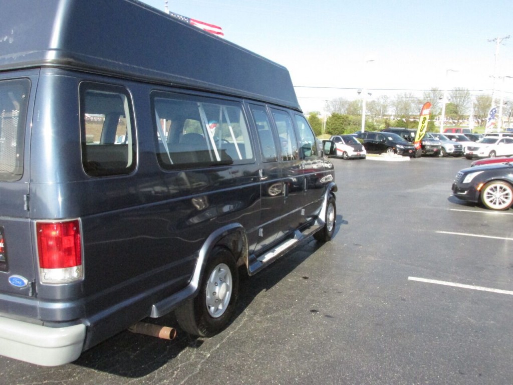 1997 Ford E-350 Image 92