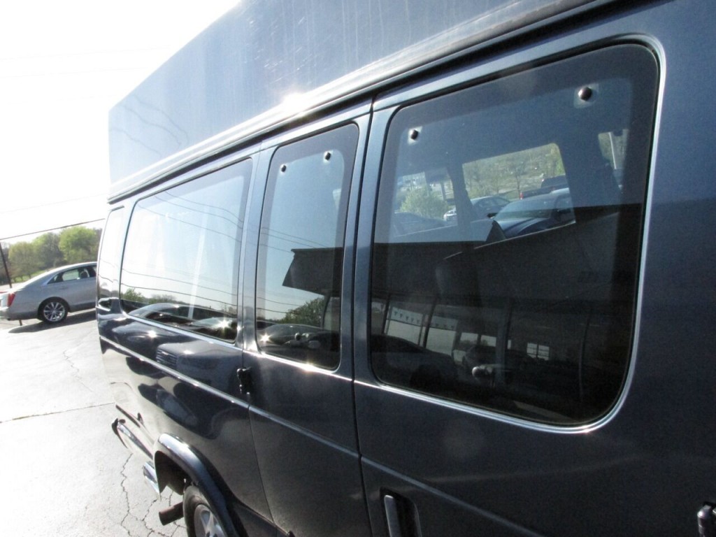 1997 Ford E-350 Image 95