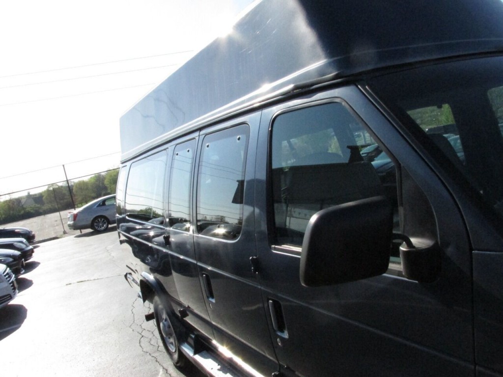 1997 Ford E-350 Image 97