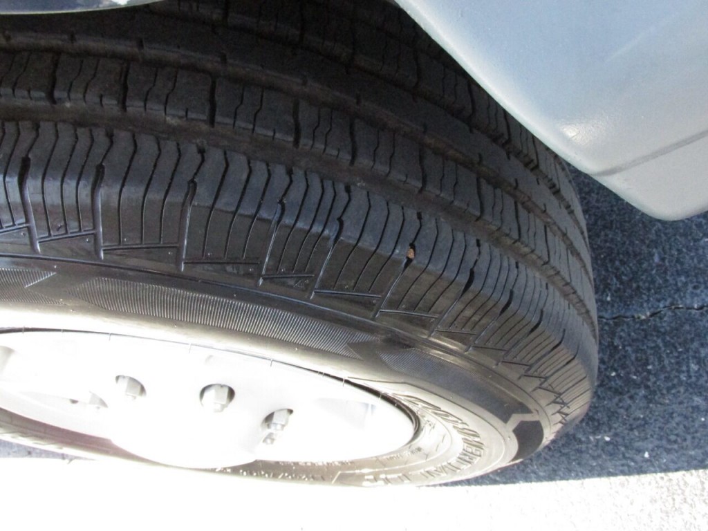 1997 Ford E-350 Image 99