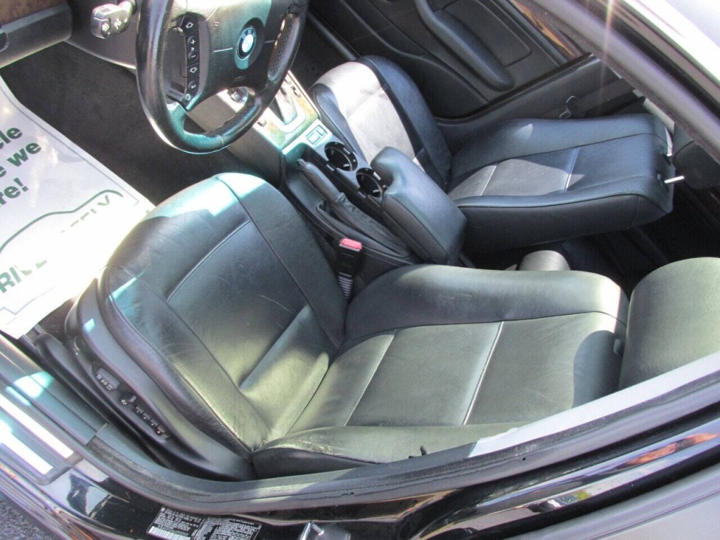 2004 BMW 3 Series Image 4