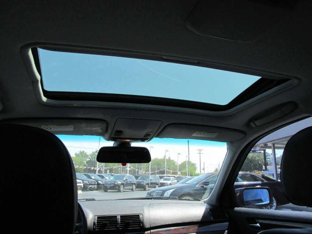 2004 BMW 3 Series Image 6