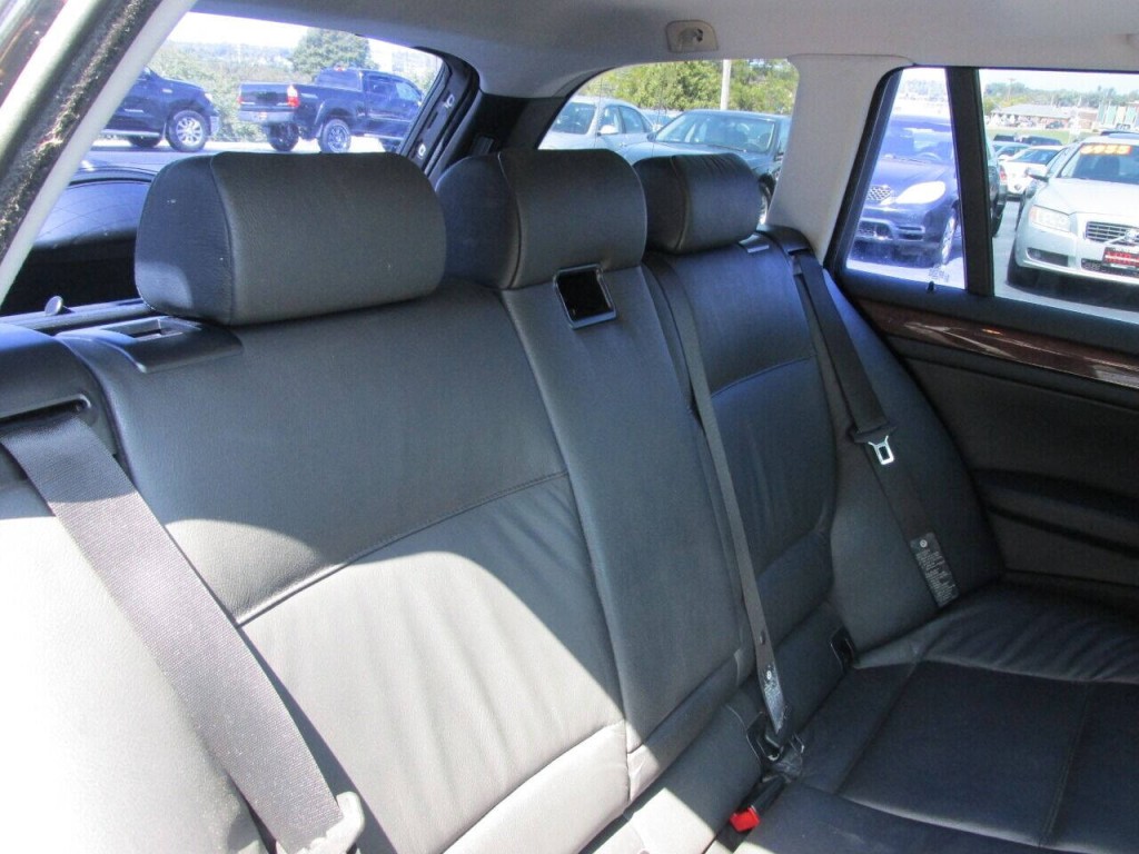 2004 BMW 3 Series Image 8