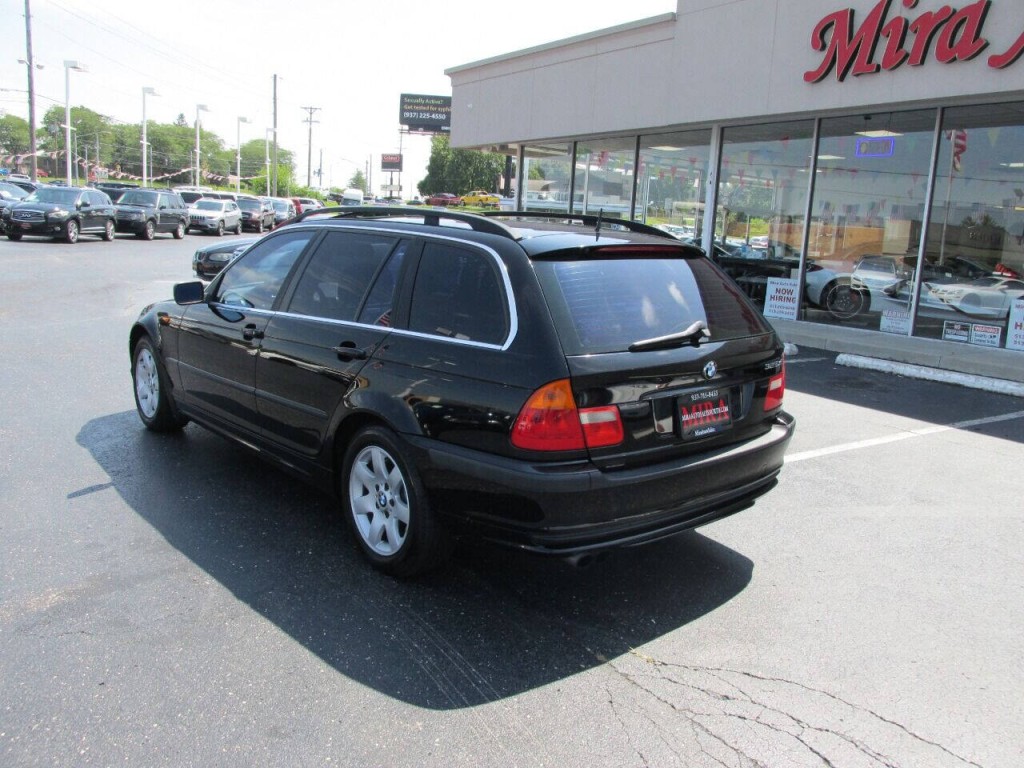 2004 BMW 3 Series Image 17