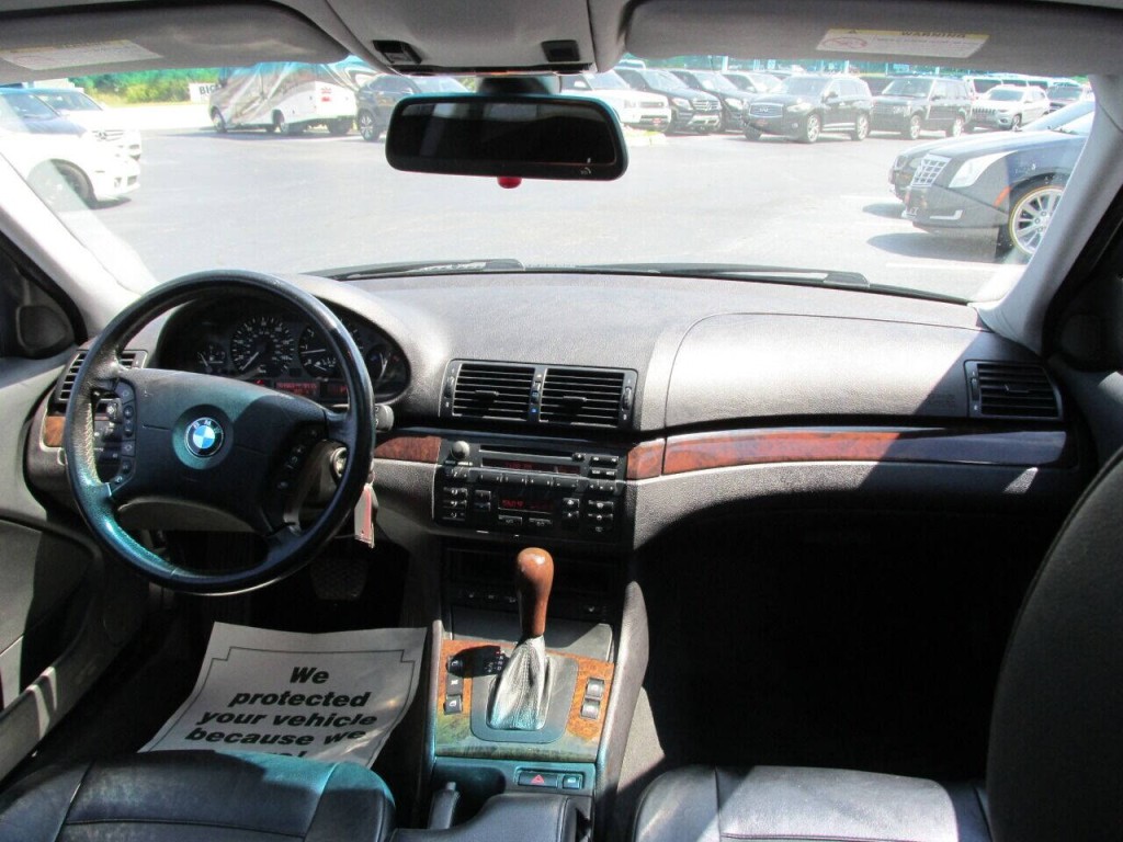 2004 BMW 3 Series Image 27