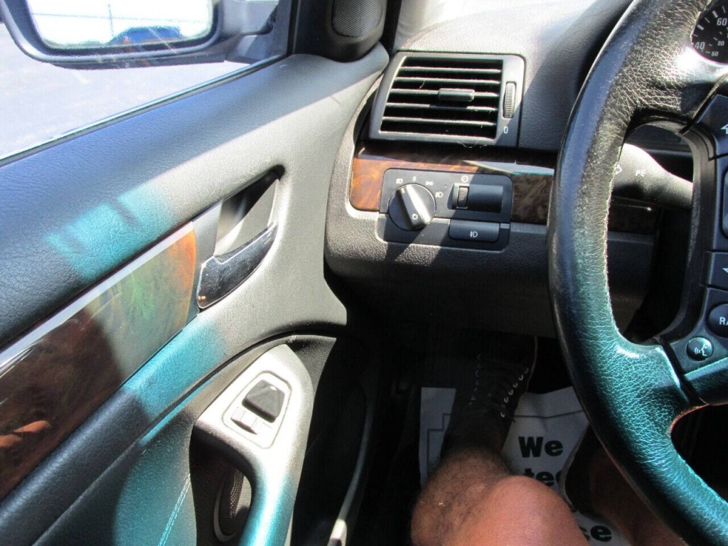 2004 BMW 3 Series Image 52