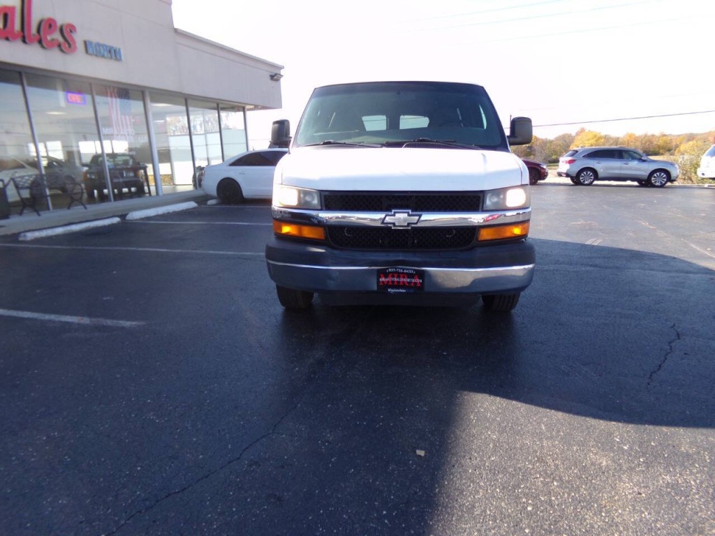 2012 Chevrolet Express Image 4