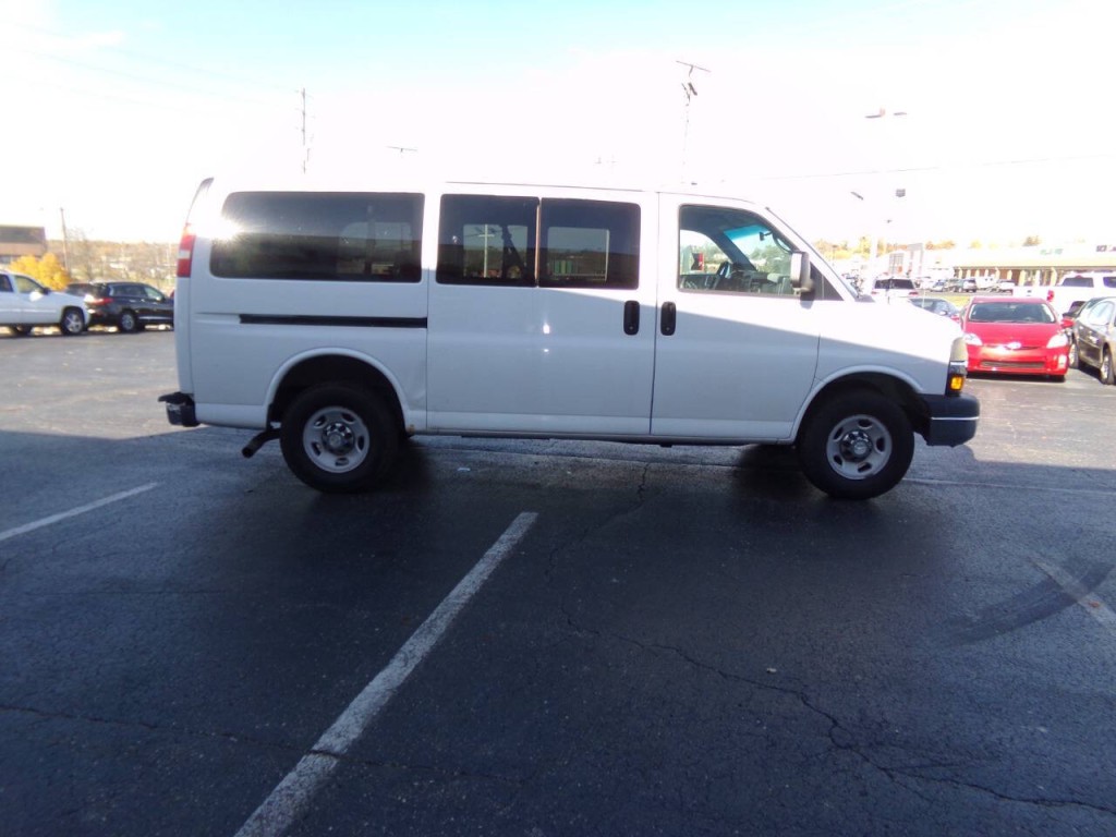 2012 Chevrolet Express Image 6