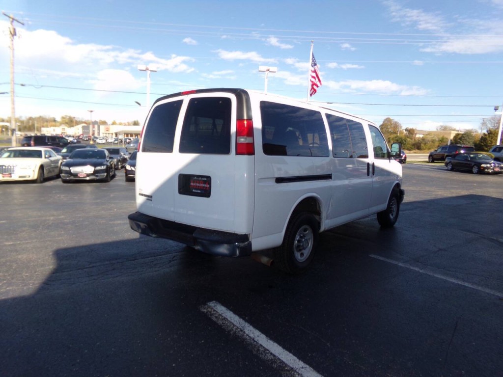 2012 Chevrolet Express Image 7
