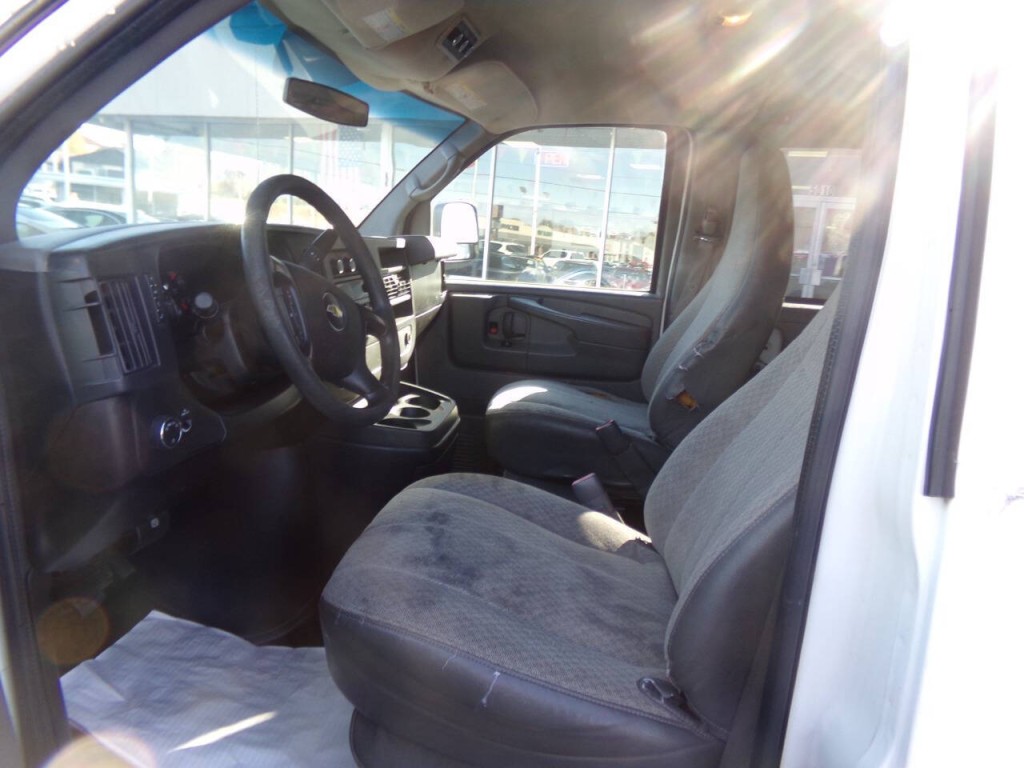 2012 Chevrolet Express Image 11