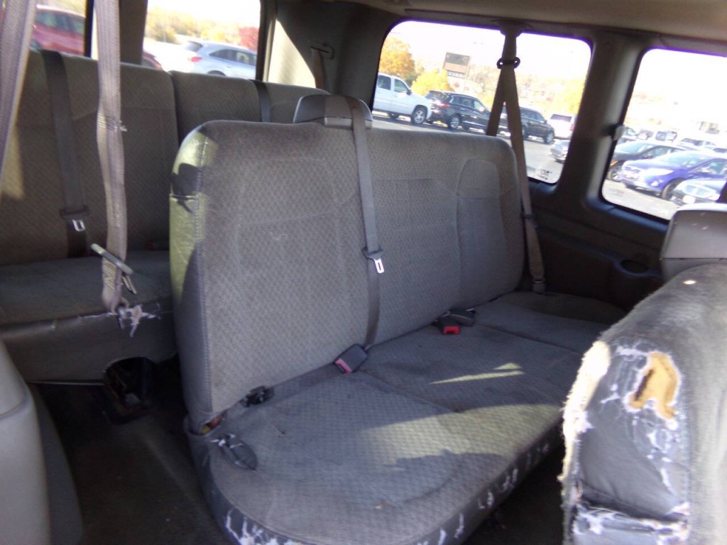 2012 Chevrolet Express Image 20