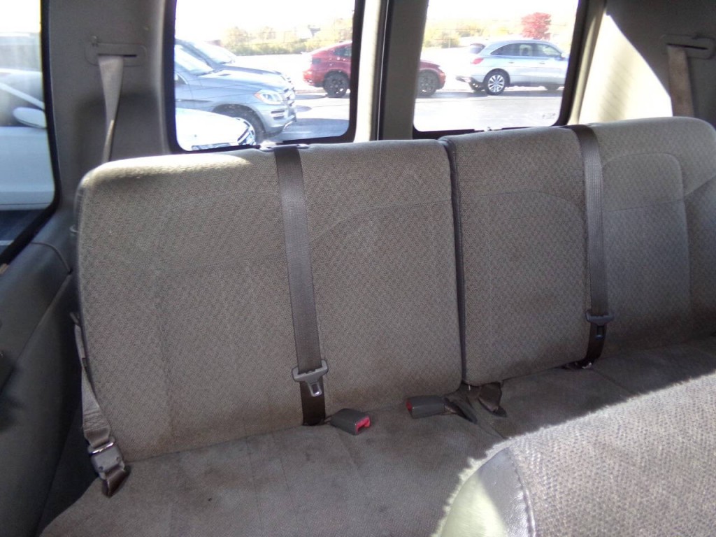 2012 Chevrolet Express Image 21