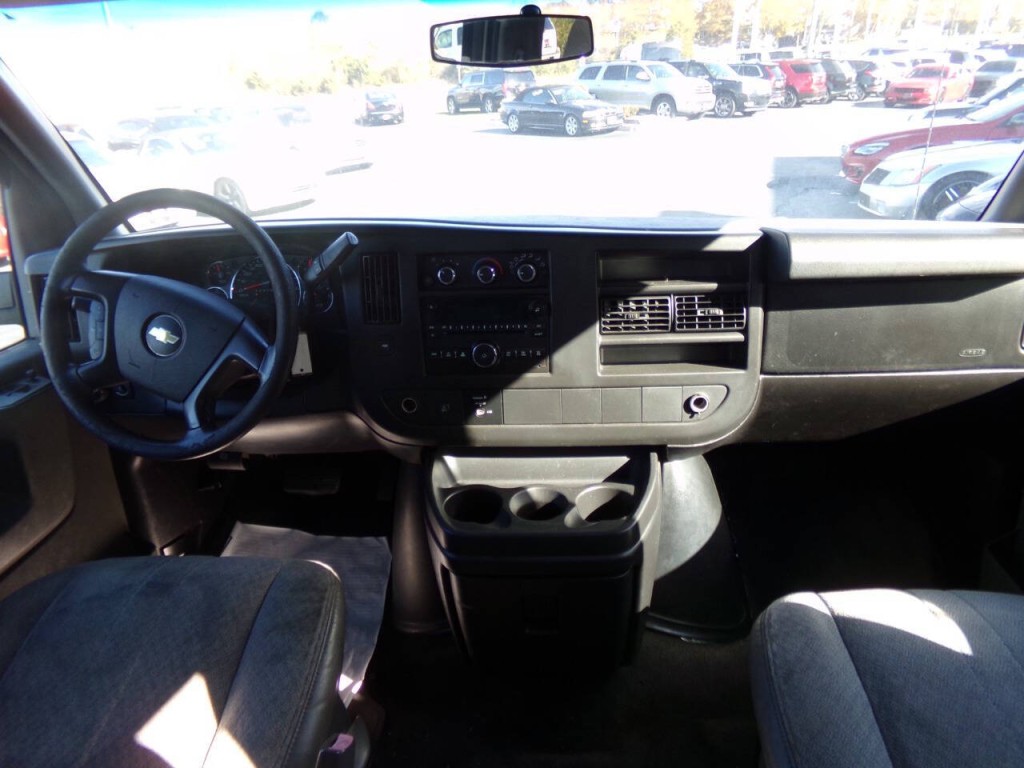 2012 Chevrolet Express Image 22