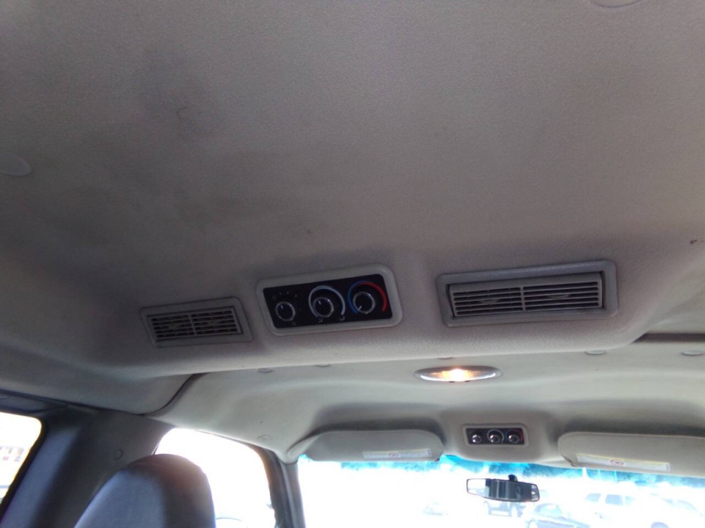 2012 Chevrolet Express Image 24