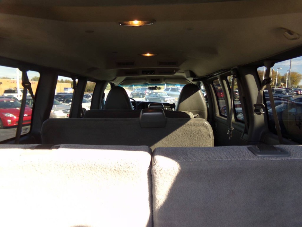 2012 Chevrolet Express Image 27