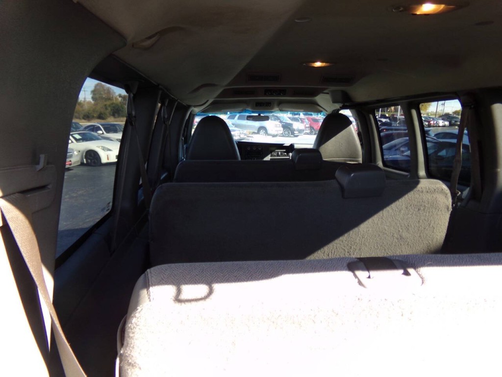 2012 Chevrolet Express Image 29
