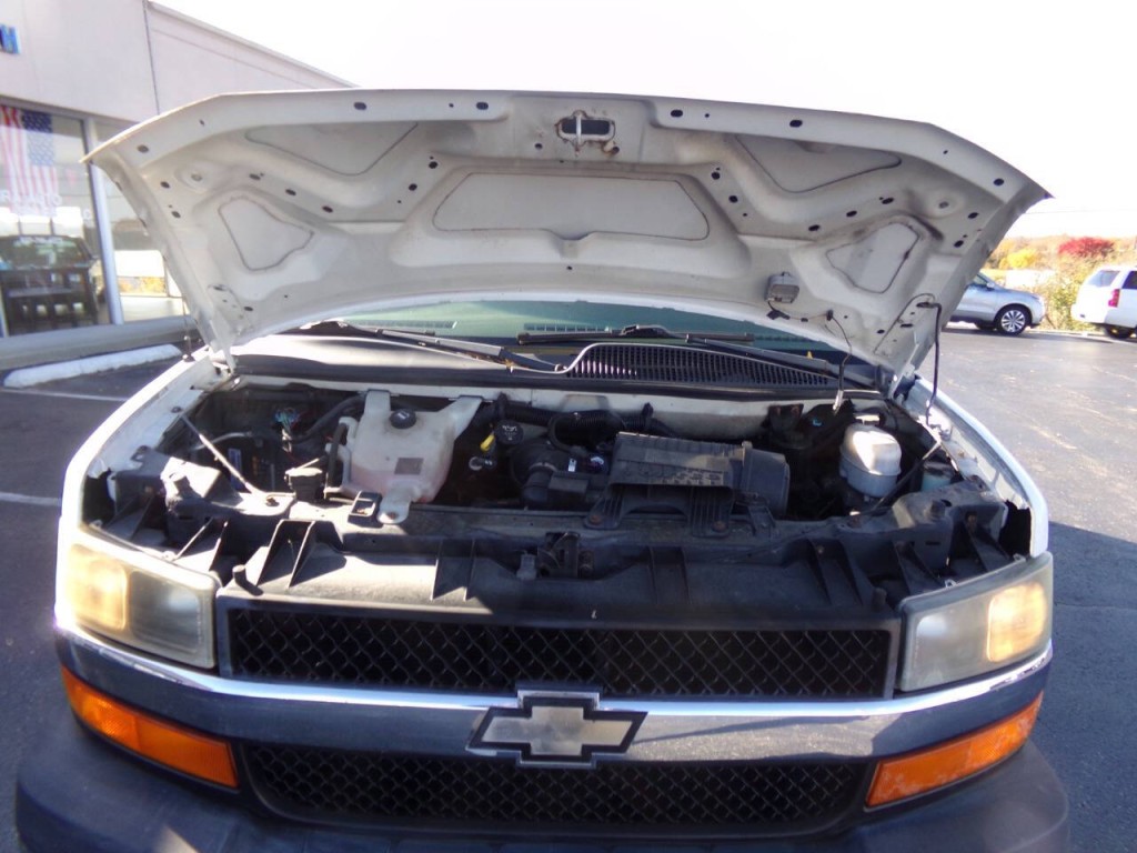 2012 Chevrolet Express Image 34