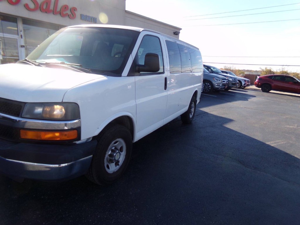 2012 Chevrolet Express Image 36