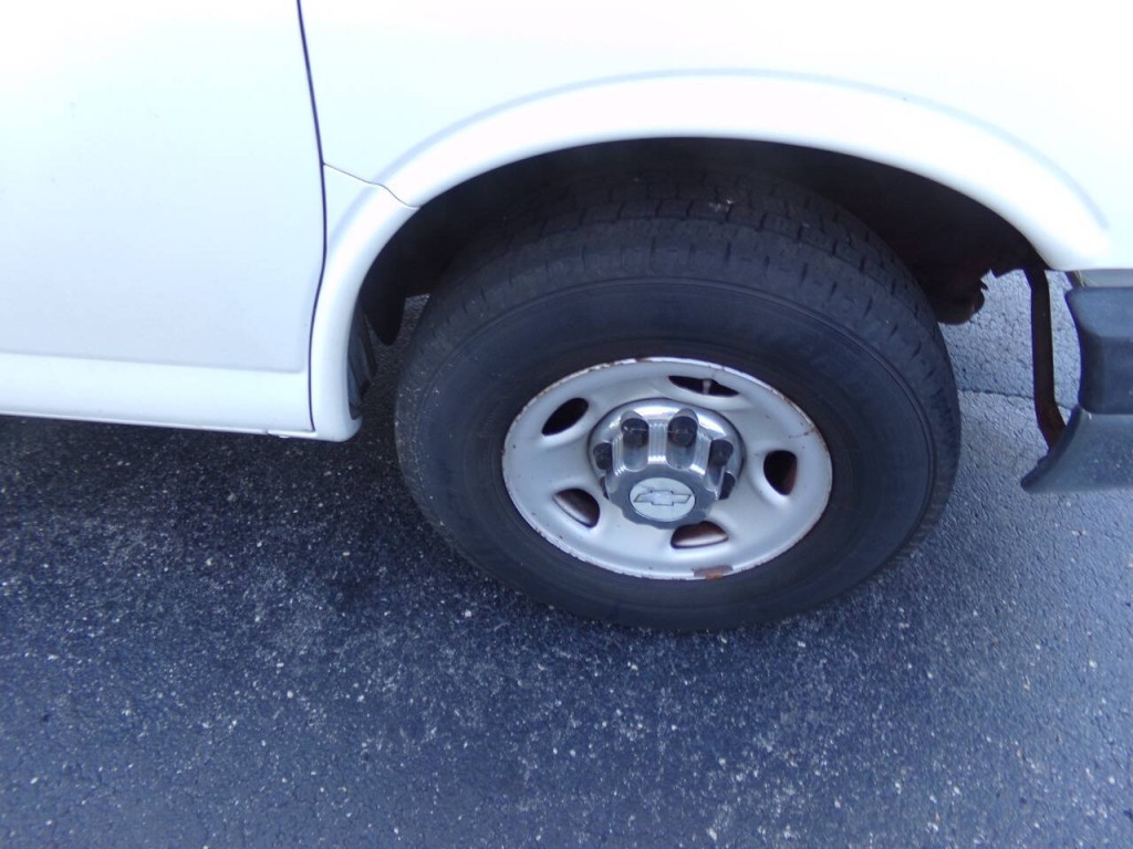 2012 Chevrolet Express Image 46