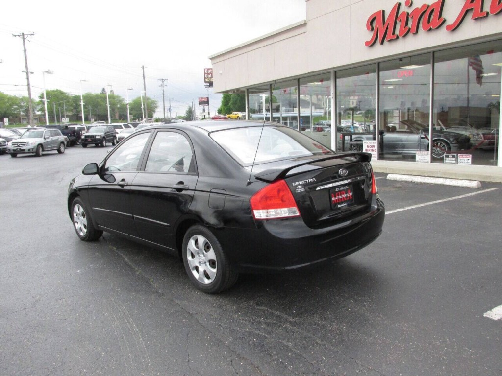 2007 Kia Spectra Image 10