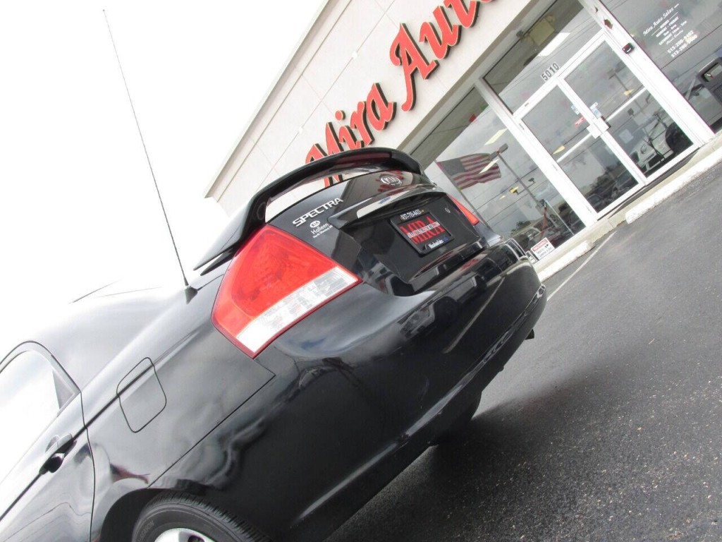 2007 Kia Spectra Image 11