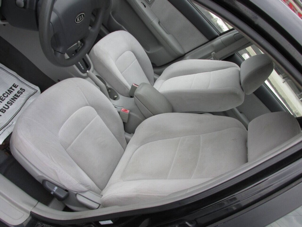2007 Kia Spectra Image 14