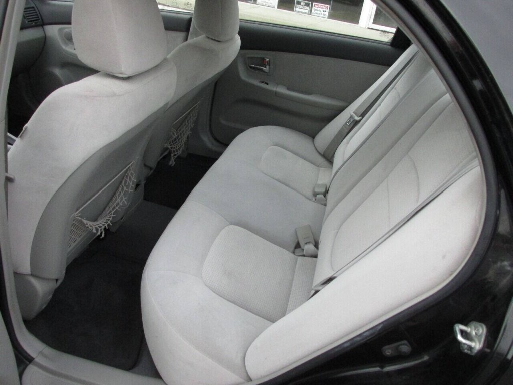 2007 Kia Spectra Image 16
