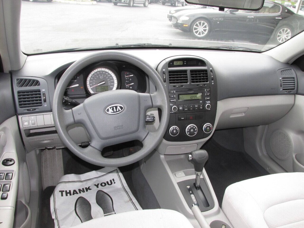 2007 Kia Spectra Image 20