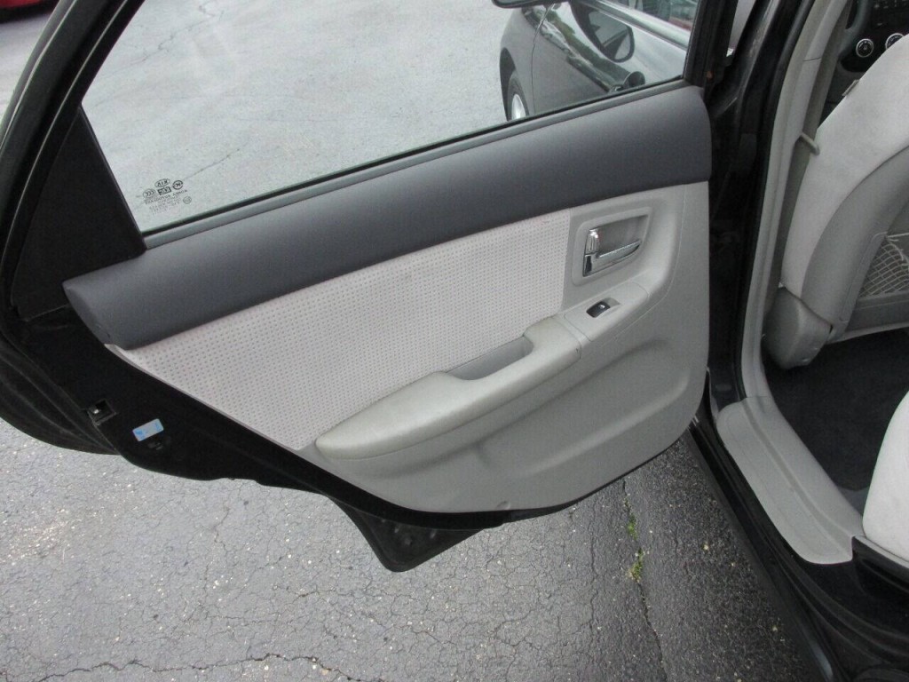 2007 Kia Spectra Image 21