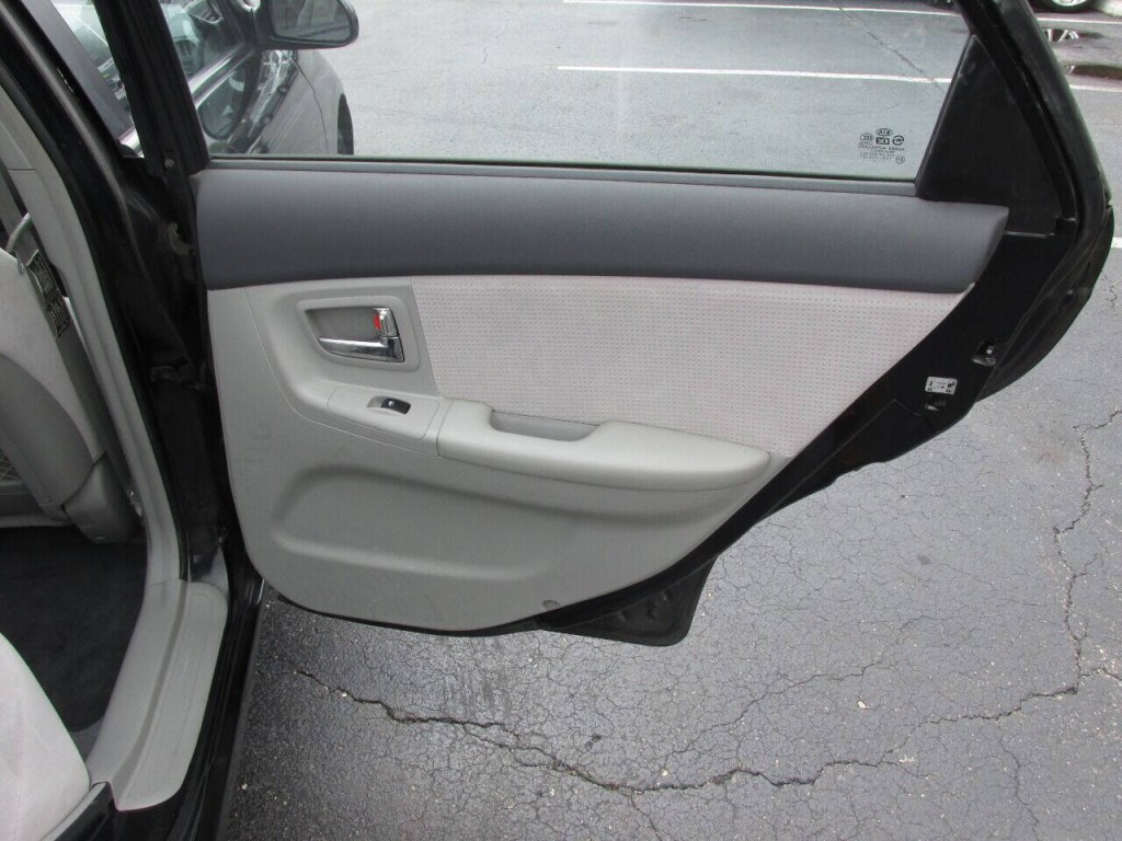 2007 Kia Spectra Image 28