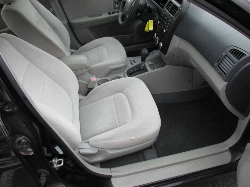2007 Kia Spectra Image 29