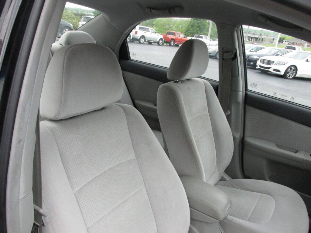 2007 Kia Spectra Image 31