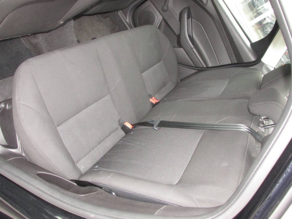 2016 Ford Focus Image 9