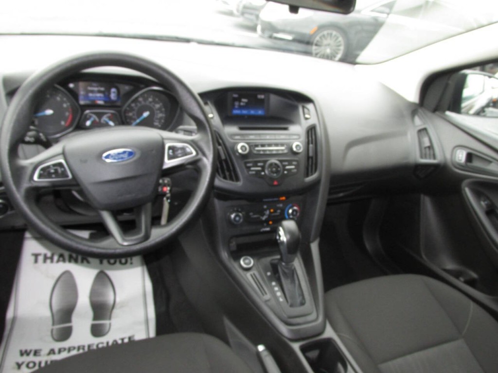 2016 Ford Focus Image 11