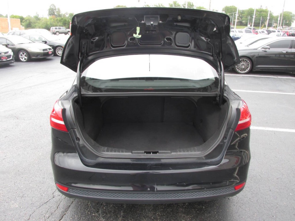2016 Ford Focus Image 14