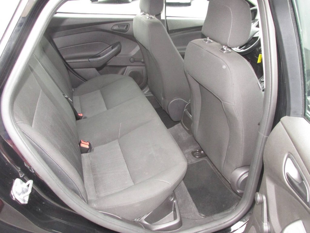 2016 Ford Focus Image 15