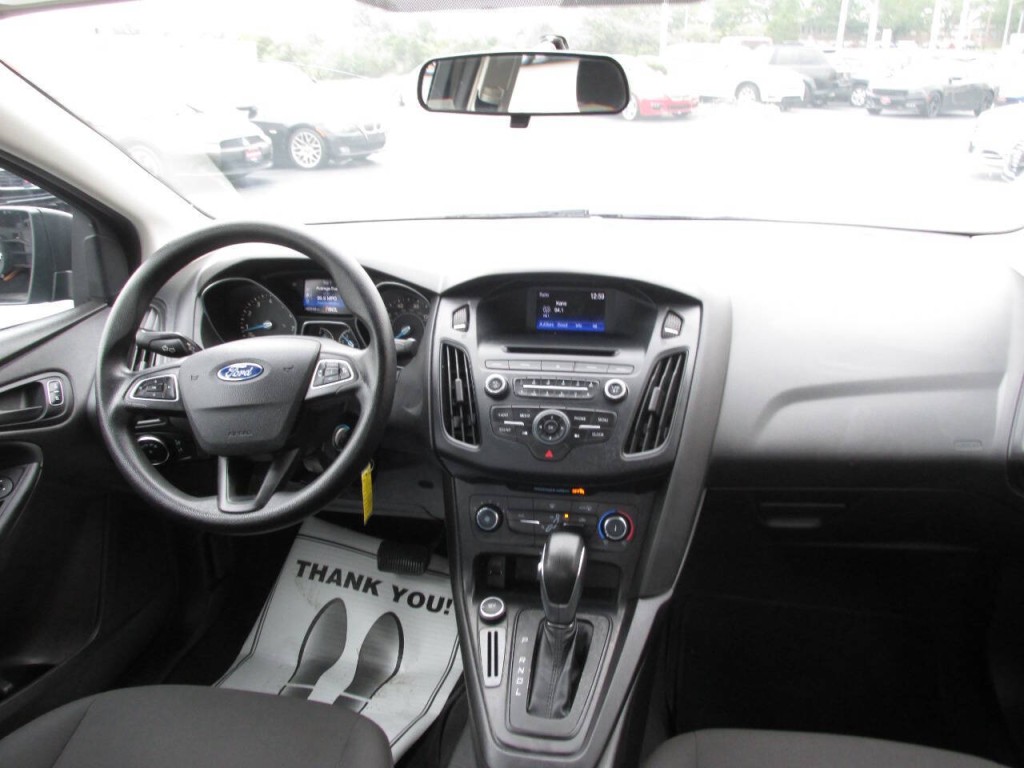 2016 Ford Focus Image 17