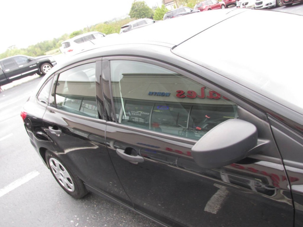 2016 Ford Focus Image 30