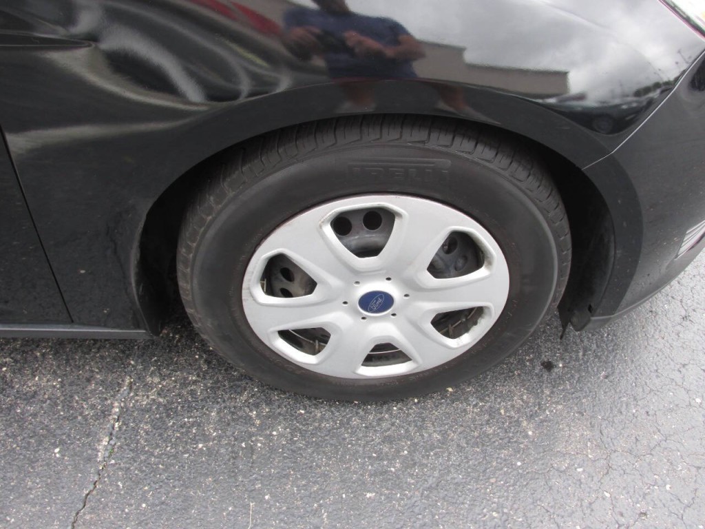 2016 Ford Focus Image 31