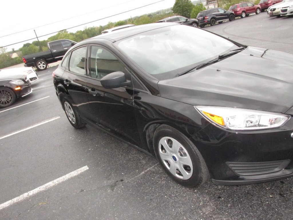 2016 Ford Focus Image 32