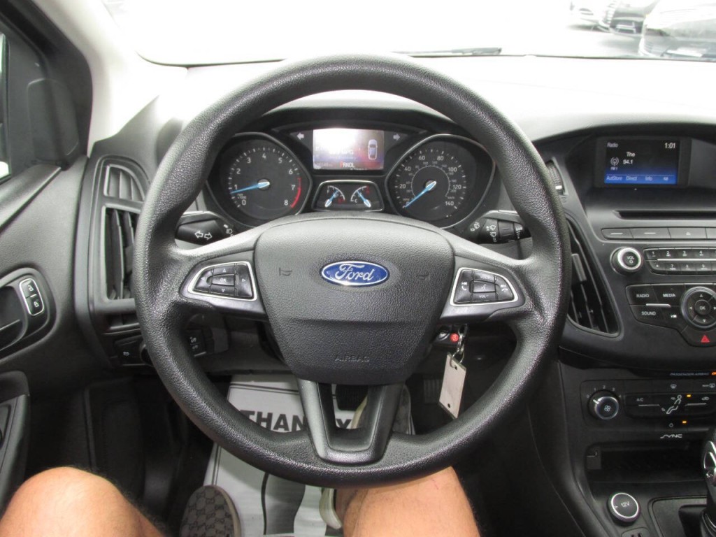 2016 Ford Focus Image 35