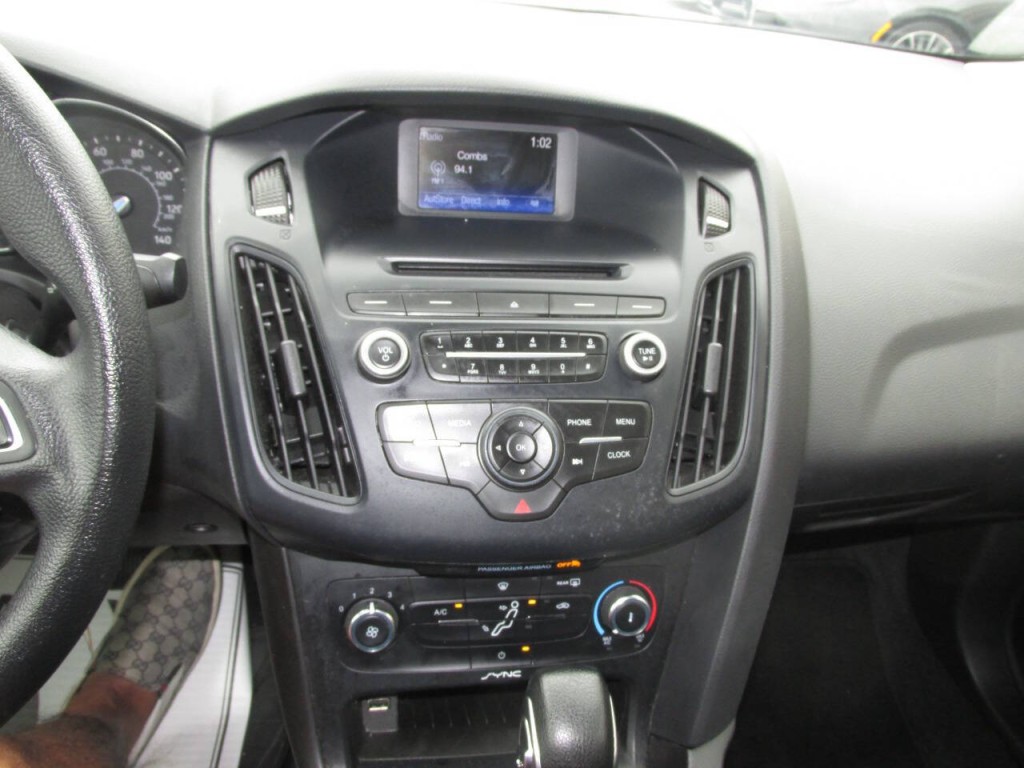 2016 Ford Focus Image 37