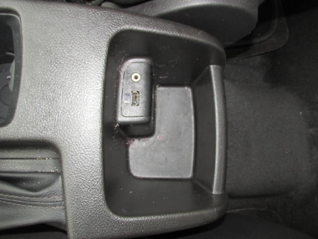 2016 Ford Focus Image 40
