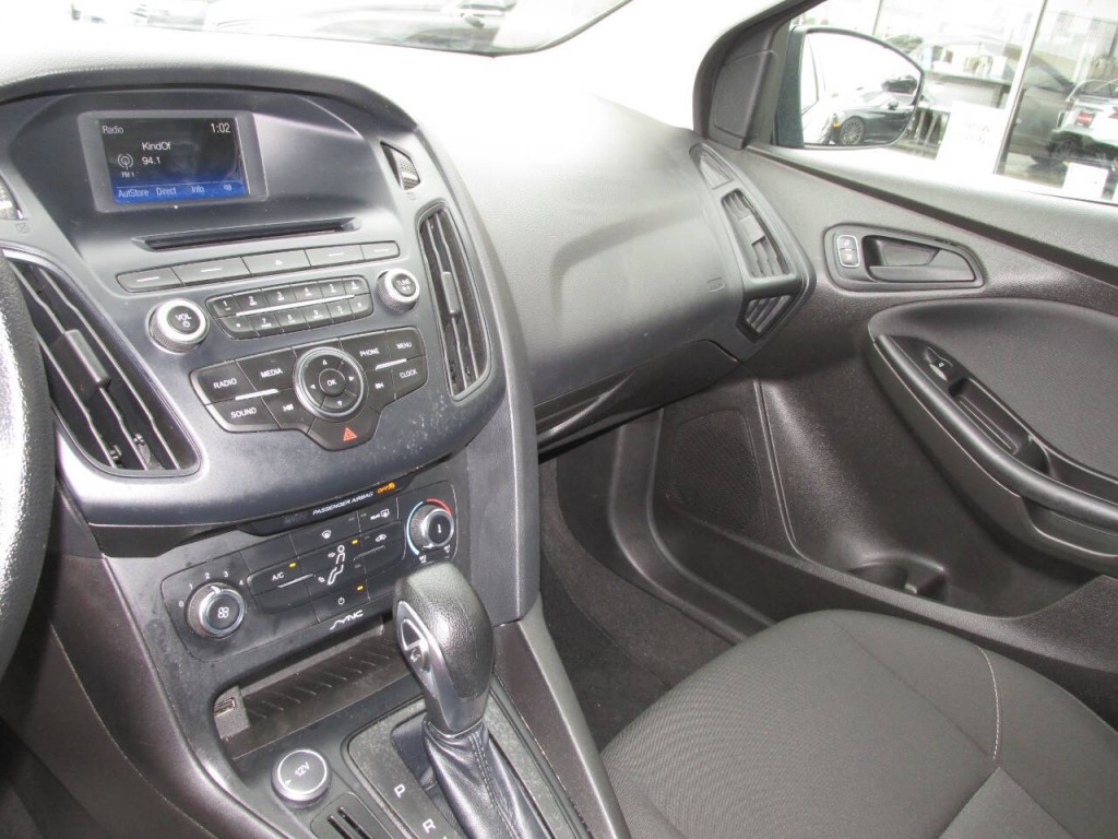 2016 Ford Focus Image 41