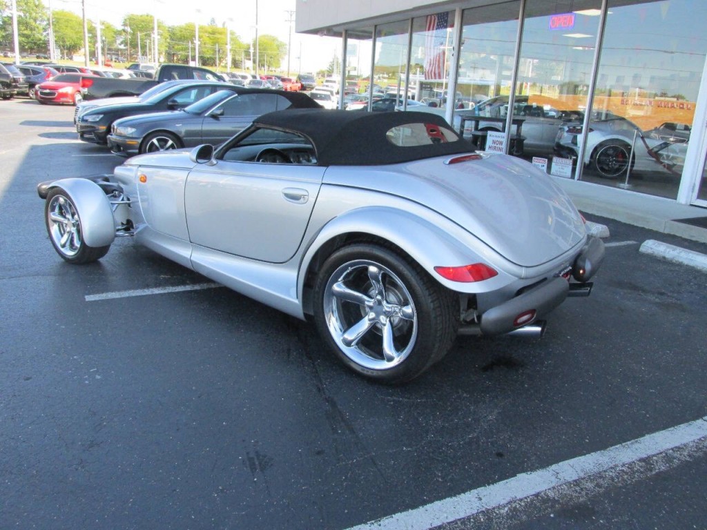 2002 Chrysler Prowler Image 4