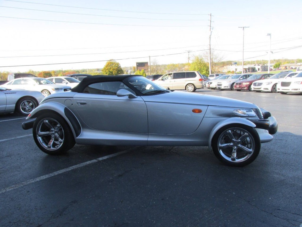 2002 Chrysler Prowler Image 7