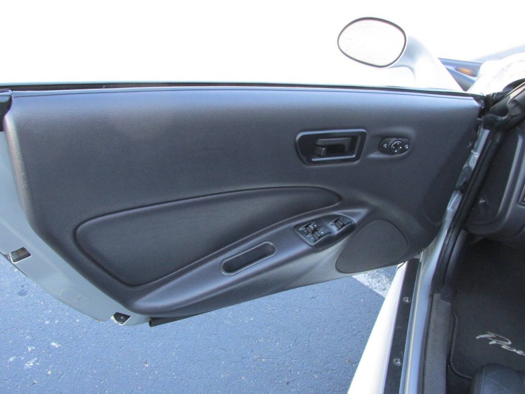 2002 Chrysler Prowler Image 19