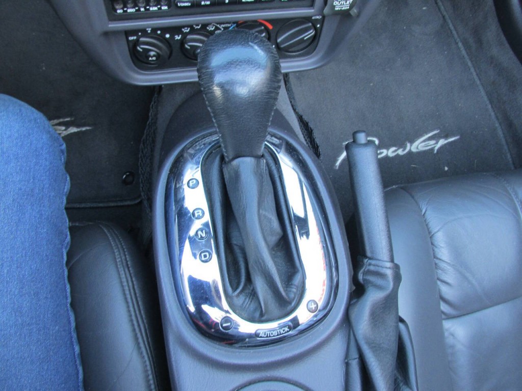 2002 Chrysler Prowler Image 23