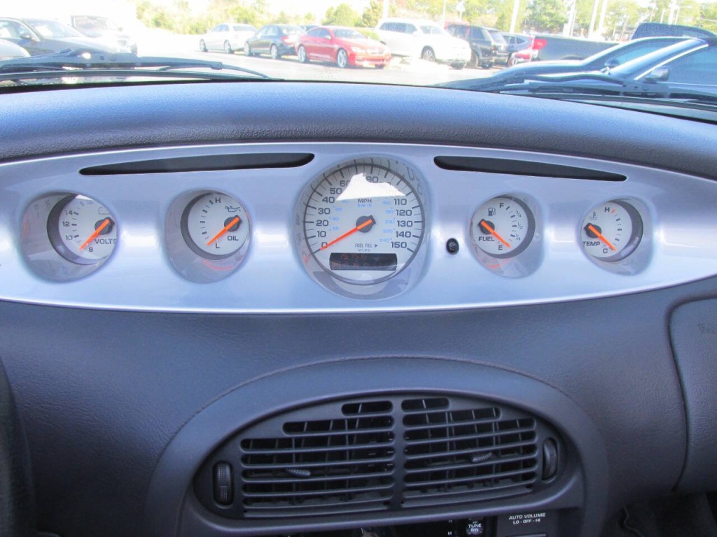 2002 Chrysler Prowler Image 32